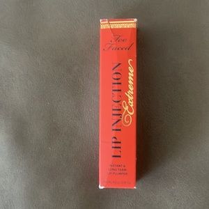 Too Faced Lip Injection Extreme 
Tangerine Dream 
Long Term Plumper
New In Box